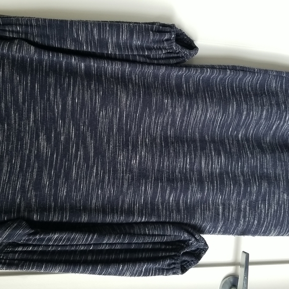 Studio M . Puffy long sleeve dress. Blue. Fits small to medium. Puff sleeves - Picture 5 of 6